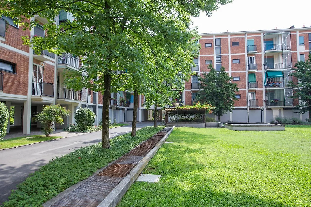 Milano Business Balcony Flat Apartment