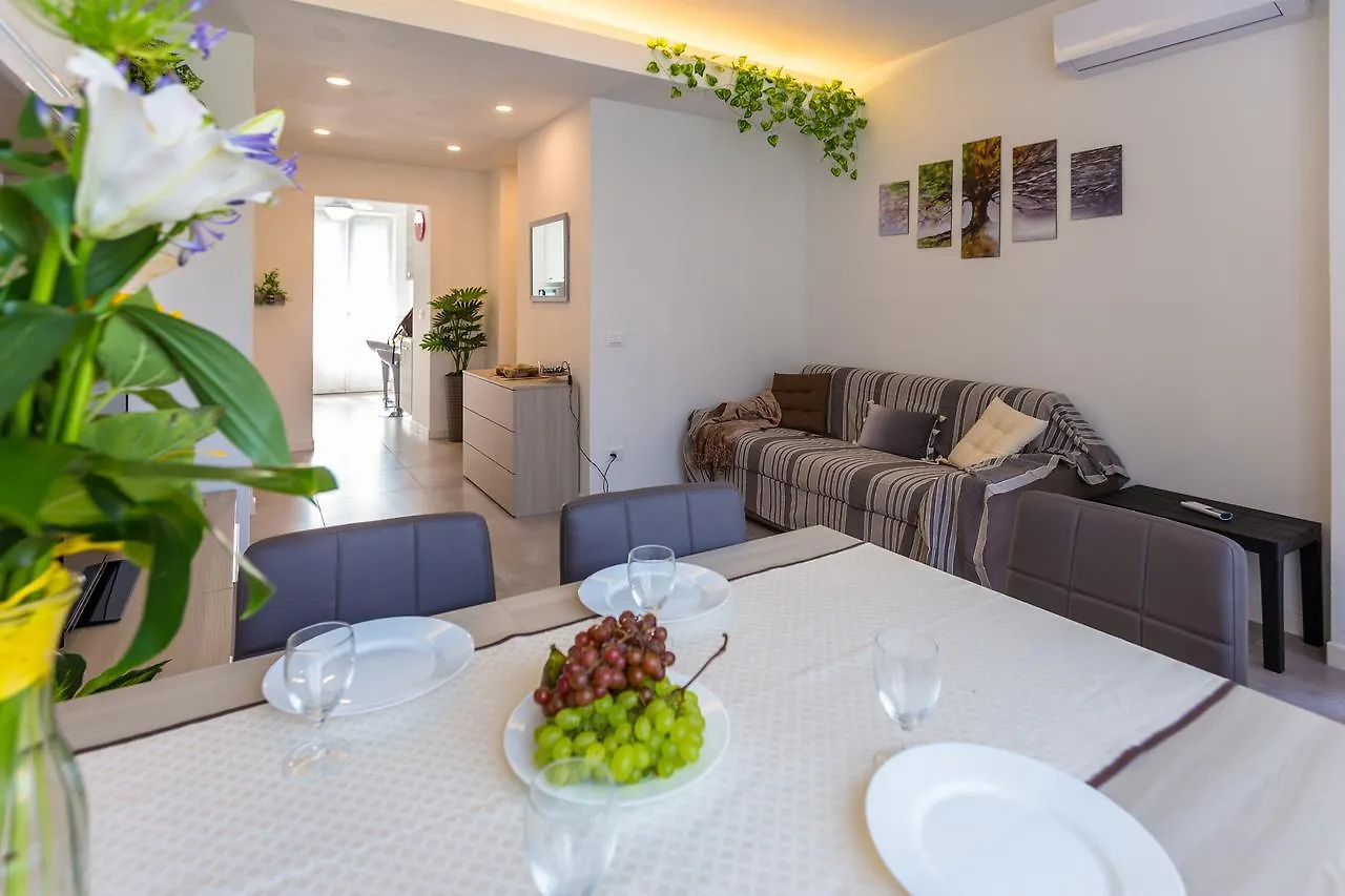 Milano Business Balcony Flat Apartment