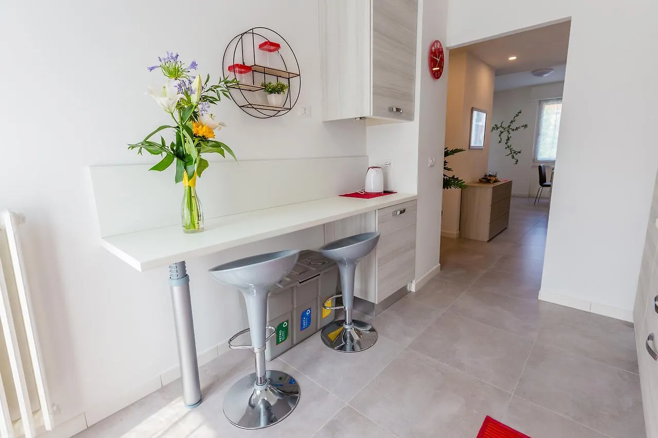 Milano Business Balcony Flat Apartment 0*, Milan Italy
