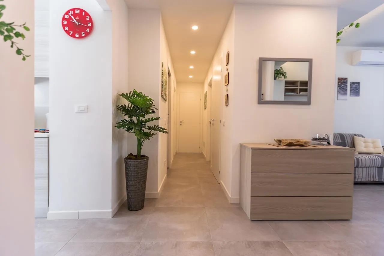 Milano Business Balcony Flat Lägenhet
